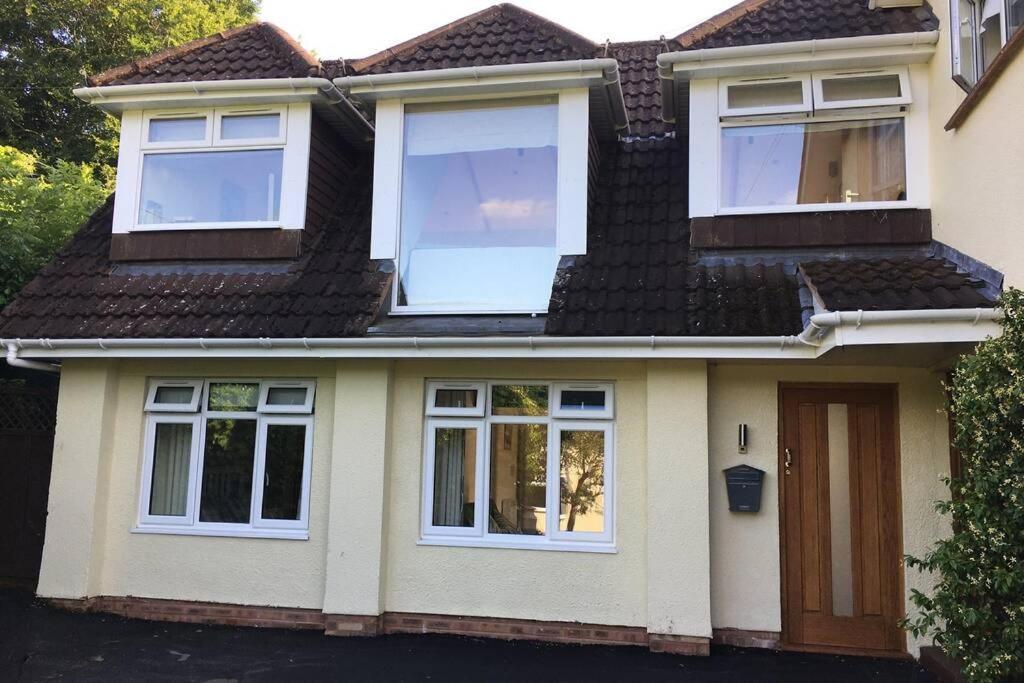 Lovely Ground Floor Apartment In Quiet Village Exeter Exterior photo